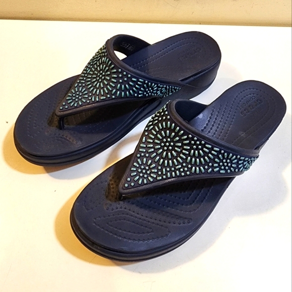 CROCS women's blue rubber thong Sandals size 9w - Picture 1 of 8